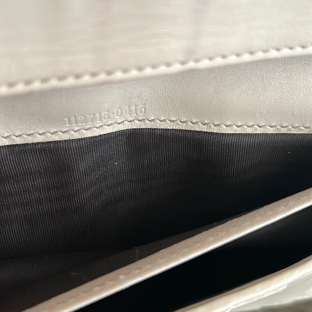 GUCCI Ivory Guiccissima Leather Wallet - Picture 9 of 16